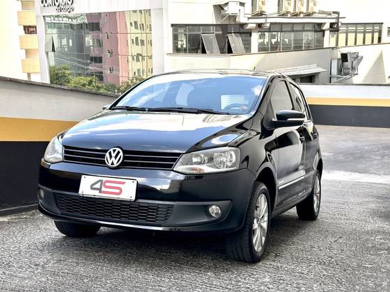 VOLKSWAGEN FOX 1.6 MI HIGHLINE 8V FLEX 4P MANUAL VOLKSWAGEN FOX 1.6 MI HIGHLINE 8V FLEX 4P MANUAL